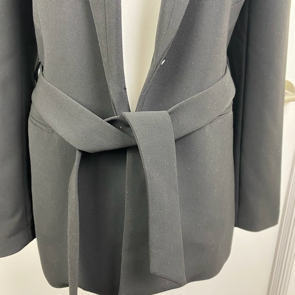 Lined belted blazer - staple piece for your closet - Picture 3 of 9